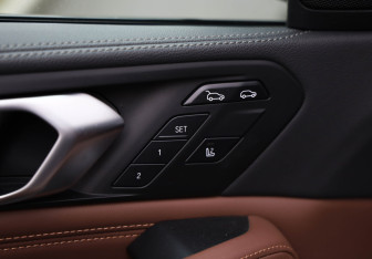 Подержанный автомобиль BMW X6 2022 года (23 фото)