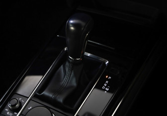 Подержанный автомобиль Mazda CX-30 2019 года (17 фото)