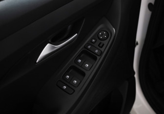 Подержанный автомобиль Hyundai Creta 2021 года (10 фото)