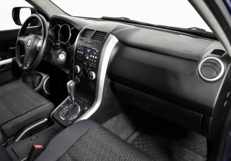 Подержанный автомобиль Suzuki Grand Vitara 2014 года (12 фото)