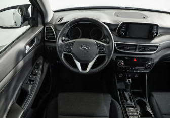 Подержанный автомобиль Hyundai Tucson 2019 года (11 фото)