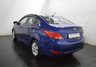 Подержанный автомобиль Hyundai Solaris Sedan 2015 года (7 фото)