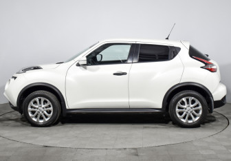 Подержанный автомобиль Nissan Juke 2015 года (8 фото)