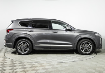 Подержанный автомобиль Hyundai Santa Fe 2019 года (4 фото)