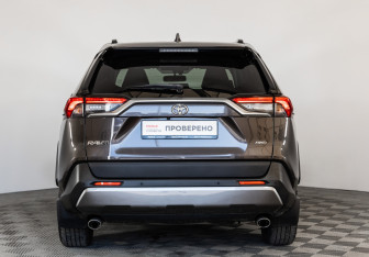 Подержанный автомобиль Toyota RAV4 2020 года (6 фото)