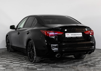 Подержанный автомобиль Infiniti Q50 2017 года (10 фото)