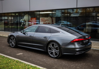 Подержанный автомобиль Audi A7 2018 года (6 фото)