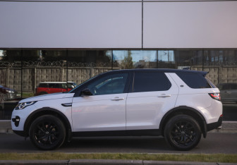 Подержанный автомобиль Land Rover Discovery Sport 2017 года (9 фото)