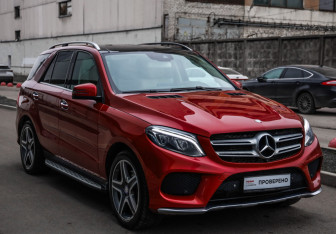 Подержанный автомобиль Mercedes-Benz GLE 2016 года (6 фото)