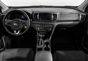 Подержанный автомобиль Kia Sportage 2017 года (14 фото)