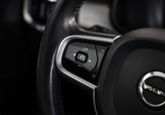 Подержанный автомобиль Volvo S90 2018 года (11 фото)