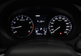 Подержанный автомобиль Mitsubishi Outlander 2017 года (18 фото)