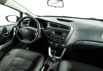 Подержанный автомобиль Kia Ceed Hatchback 2016 года (9 фото)