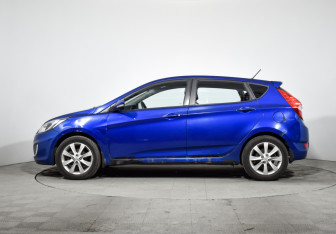 Подержанный автомобиль Hyundai Solaris Hatchback 2012 года (8 фото)