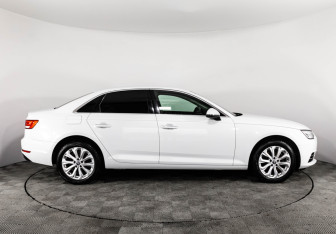 Подержанный автомобиль Audi A4 Sedan 2016 года (6 фото)