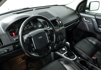 Подержанный автомобиль Land Rover Freelander 2011 года (11 фото)