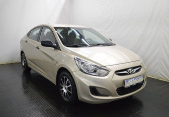 Подержанный автомобиль Hyundai Solaris Sedan 2011 года (3 фото)