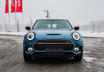 Подержанный автомобиль MINI Clubman Wagon 2022 года (4 фото)