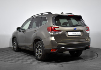 Подержанный автомобиль Subaru Forester Suv 2019 года (7 фото)