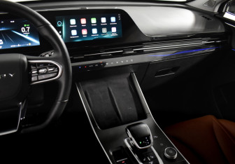 Подержанный автомобиль Omoda C5 2022 года (17 фото)