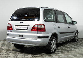 Подержанный автомобиль Ford Galaxy 2002 года (5 фото)