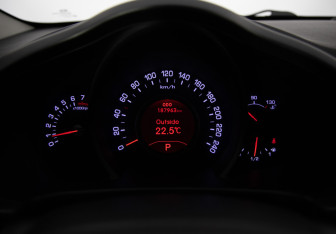 Подержанный автомобиль Kia Sportage 2011 года (14 фото)