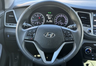 Подержанный автомобиль Hyundai Tucson 2017 года (14 фото)