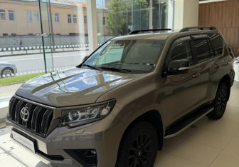 Подержанный автомобиль Toyota Land Cruiser Prado 2021 года (3 фото)