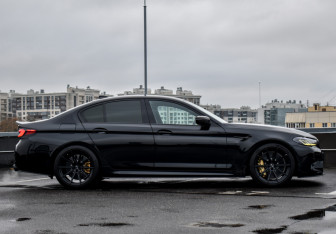 Подержанный автомобиль BMW M5 Sedan 2020 года (4 фото)