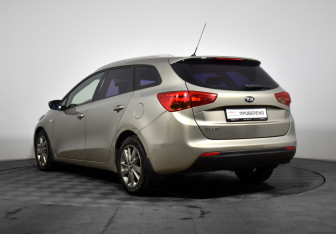 Подержанный автомобиль Kia Ceed Wagon 2013 года (7 фото)