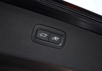 Подержанный автомобиль Volvo XC90 2019 года (35 фото)