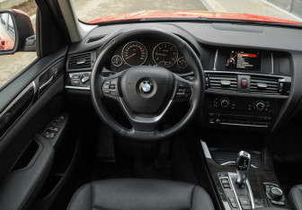 Подержанный автомобиль BMW X3 2017 года (15 фото)