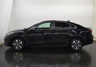 Подержанный автомобиль Kia Cerato Sedan 2021 года (8 фото)