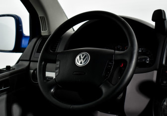 Подержанный автомобиль Volkswagen Multivan 2004 года (16 фото)