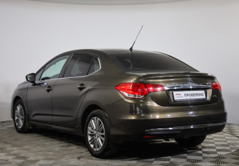 Подержанный автомобиль Citroen C4 Sedan 2013 года (7 фото)