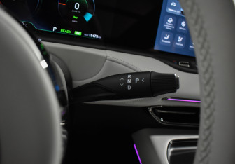 Подержанный автомобиль Voyah Free 2024 года (18 фото)