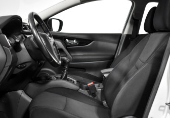 Подержанный автомобиль Nissan Qashqai 2017 года (10 фото)