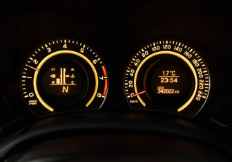 Подержанный автомобиль Toyota Corolla Sedan 2007 года (12 фото)