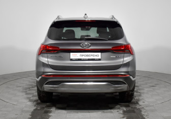 Подержанный автомобиль Hyundai Santa Fe 2021 года (6 фото)