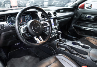 Подержанный автомобиль Ford Mustang Convertible 2019 года (21 фото)