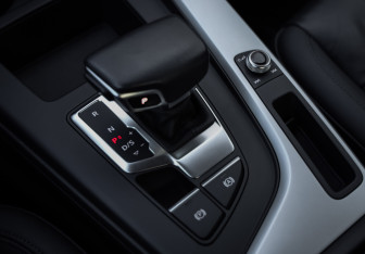 Подержанный автомобиль Audi A4 Sedan 2020 года (19 фото)