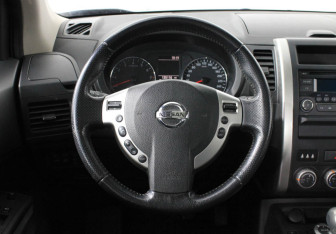Подержанный автомобиль Nissan X-Trail 2012 года (4 фото)