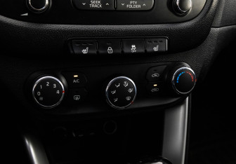 Подержанный автомобиль Kia Ceed Hatchback 2013 года (16 фото)