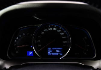 Подержанный автомобиль Toyota RAV4 2013 года (22 фото)