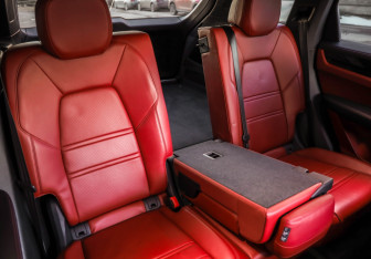 Подержанный автомобиль Porsche Cayenne 2019 года (34 фото)