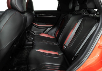 Подержанный автомобиль Geely Coolray 2024 года (10 фото)