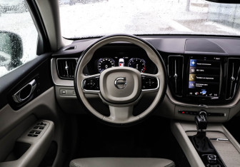 Подержанный автомобиль Volvo XC60 2021 года (12 фото)