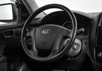 Подержанный автомобиль Kia Sportage 2008 года (15 фото)