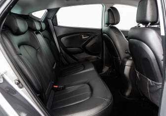 Подержанный автомобиль Hyundai ix35 2015 года (17 фото)