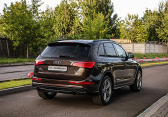 Подержанный автомобиль Audi Q5 2015 года (6 фото)